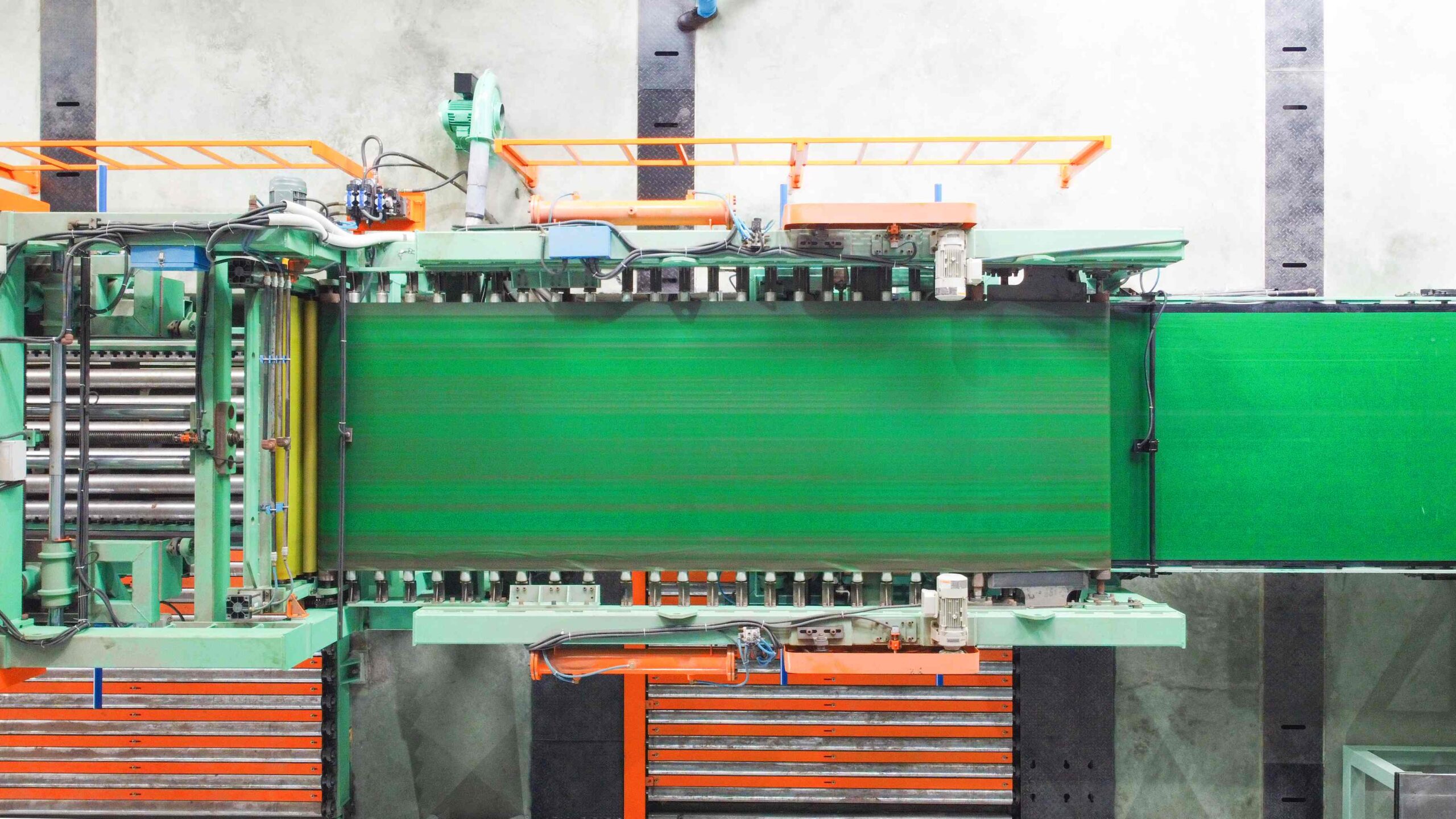Hong Ky Cut To Length line – model HK-CTL1300