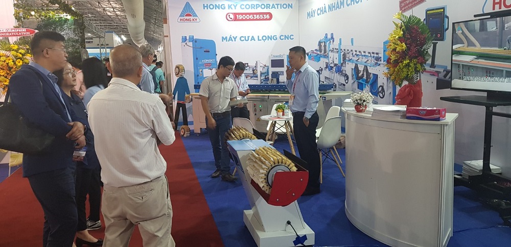Máy chế biến gỗ Hồng Ký thu hút nhiều sự quan tâm của khách hàng tại Hội chợ VIFA – EXPO 2019