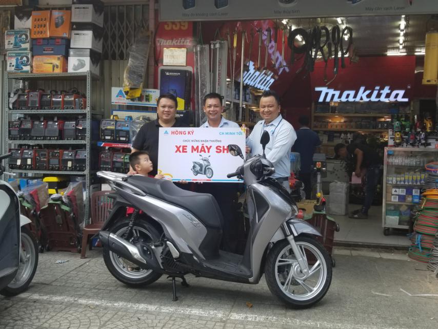 Hồng Ký trao thưởng xe SH cho Đại Lý đạt chương trình khuyến mãi 3 tháng