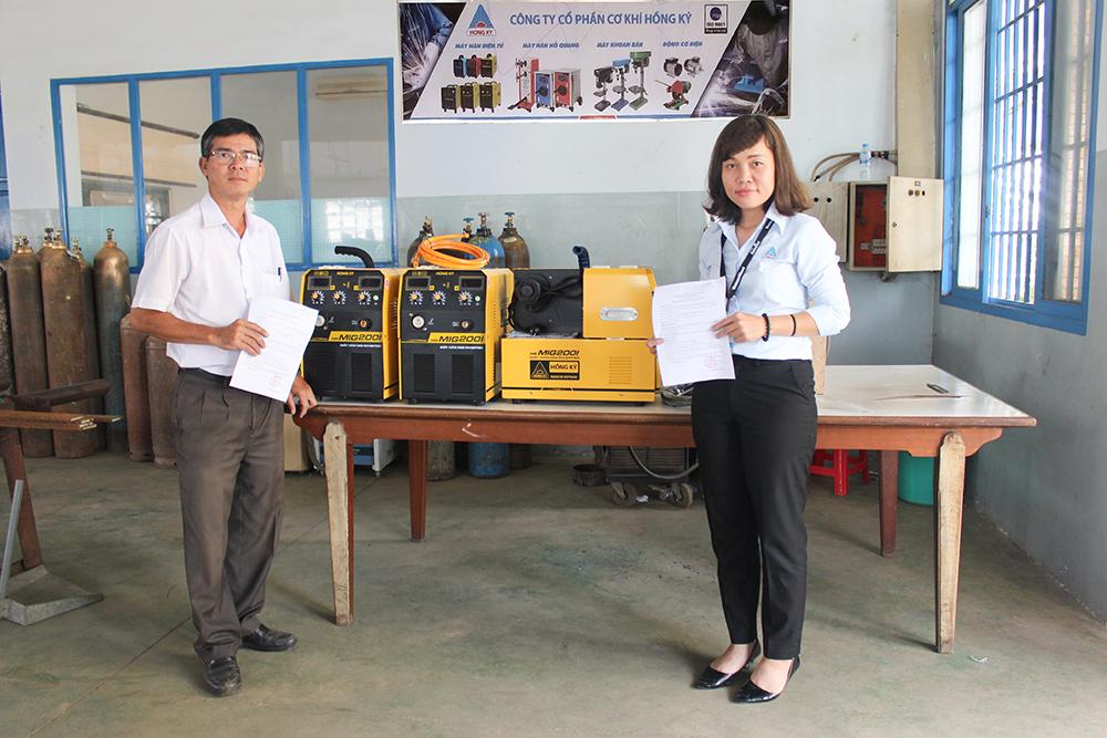 HỒNG KÝ tiếp tục hành trình đồng hành cùng giáo dục – trao tài trợ máy hàn công nghiệp cho thầy trò trường Cao đẳng Kỹ thuật Đồng Nai