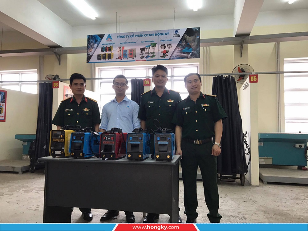 Trường Cao đẳng Nghề Số 4 Bộ Quốc Phòng tiếp nhận tài trợ giáo dục từ công ty Hồng Ký