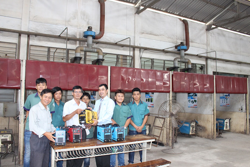 Trường Cao đẳng Nghề Đồng Nai tiếp nhận tài trợ từ công ty Hồng Ký