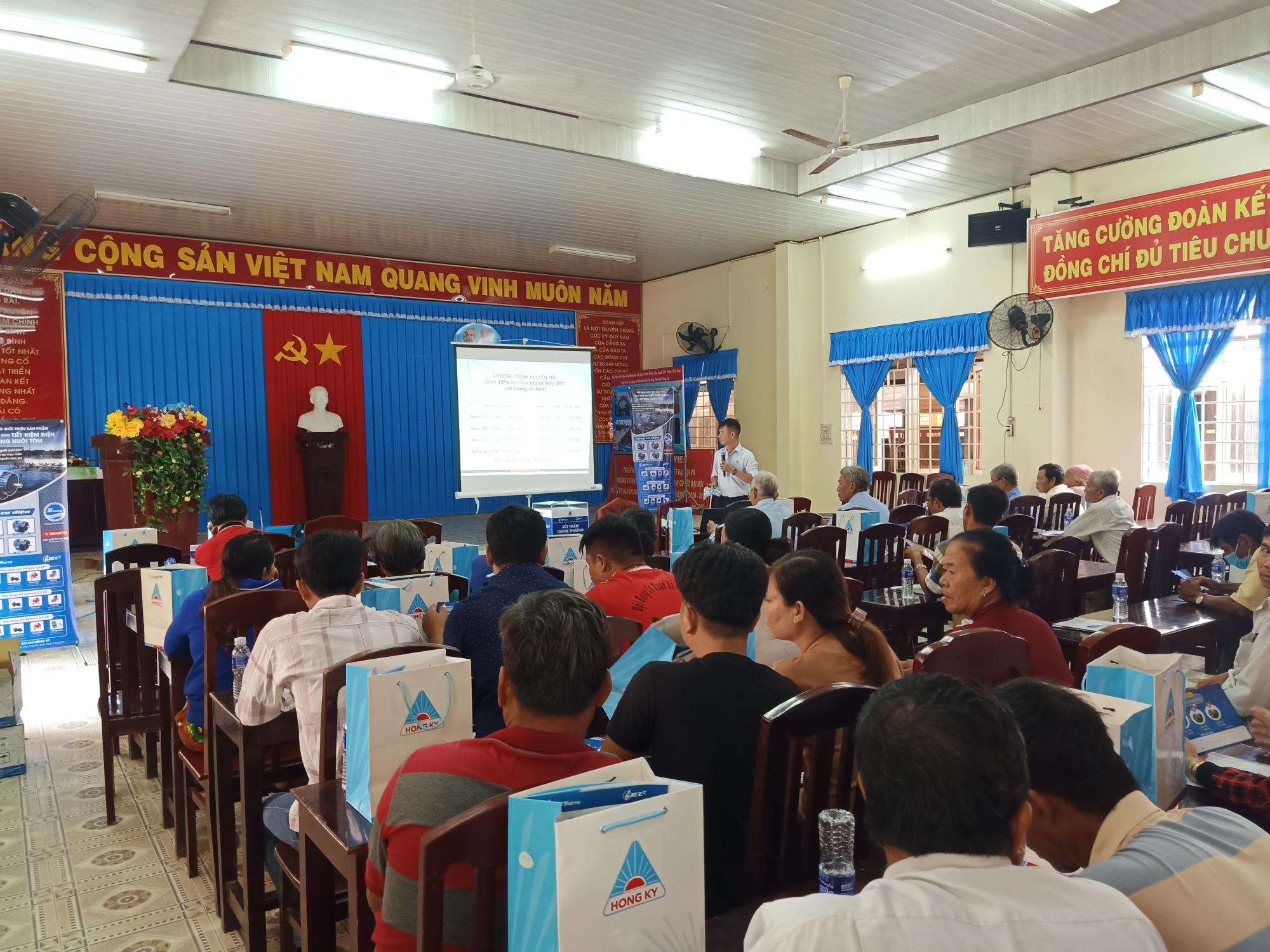 BÀ CON NUÔI TÔM Ở TRÀ VINH THAM GIA TẬP HUẤN "TUYÊN TRUYỀN HƯỚNG DẪN ĐĂNG KÝ, CẤP GIẤY XÁC NHẬN NUÔI ĐỐI TƯỢNG THỦY SẢN CHỦ LỰC"
