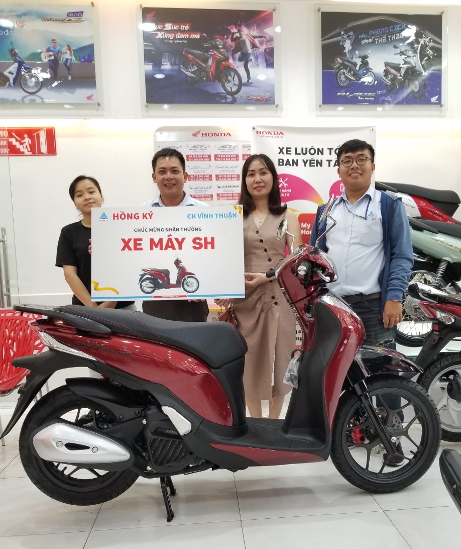 Hồng Ký trao thưởng xe SH cho Đại Lý đạt chương trình khuyến mãi 3 tháng