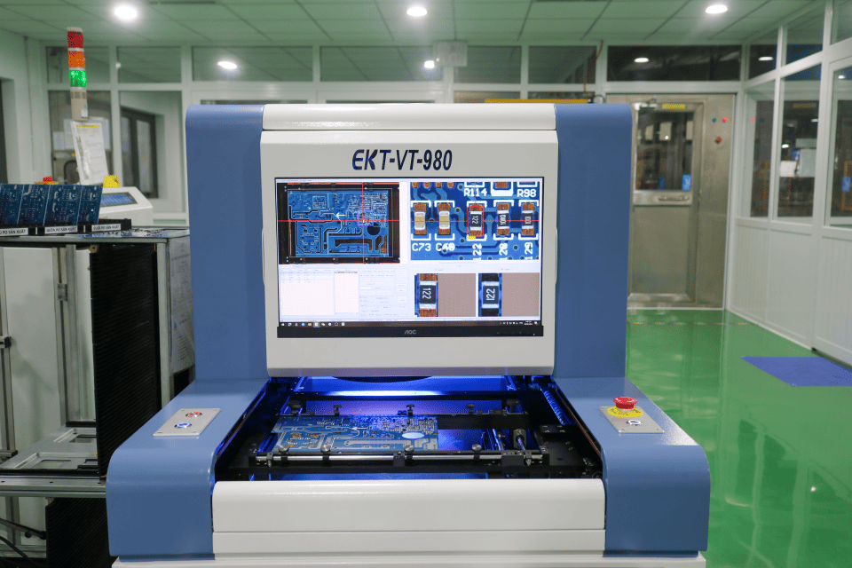 dây chuyền SMT tại nhà máy Hồng Ký